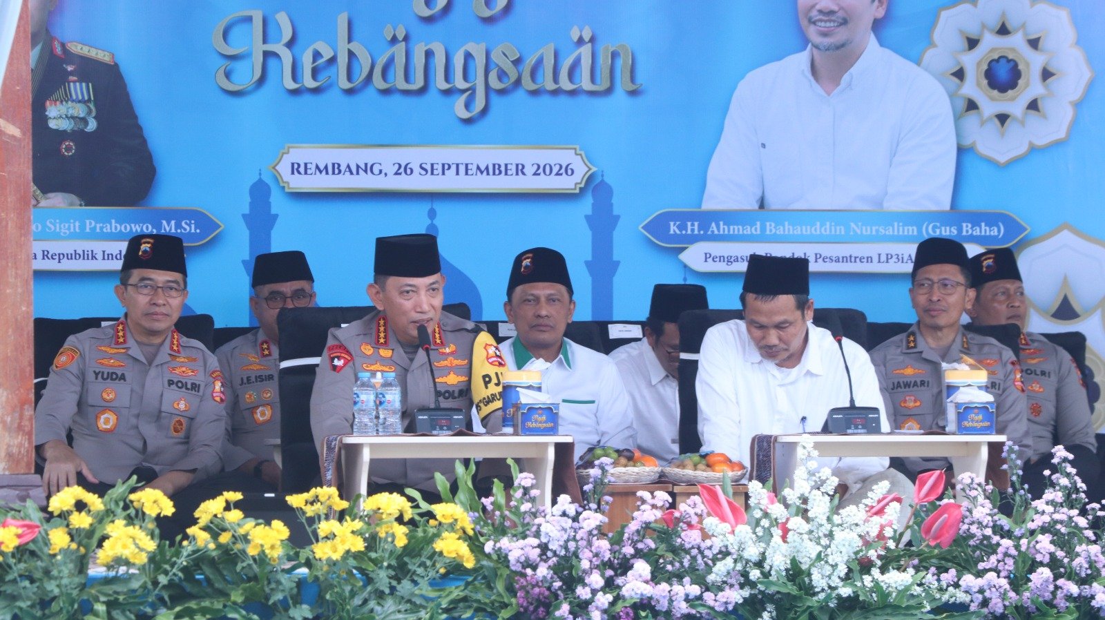 Kapolri Ajak Polisi Se Indonesia Ngaji Kebangsaan ke Ponpes LP3ia Naruan Kragan